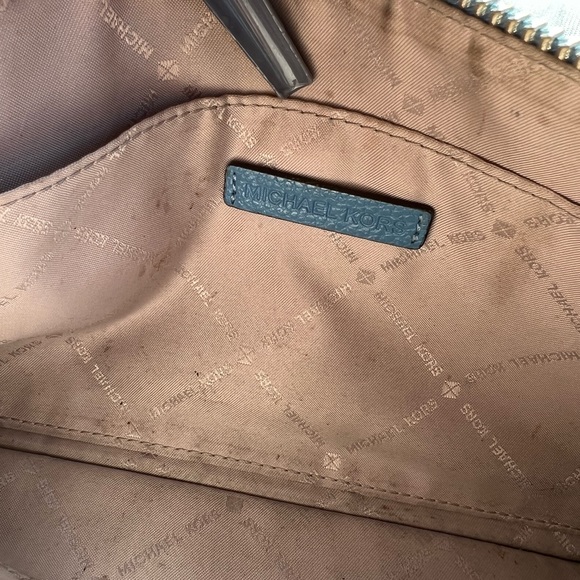 ꧁ Michael Kors Bedford Large Leather Zip Clutch in ‘Sky Blue’ ꧂ - Picture 7 of 7